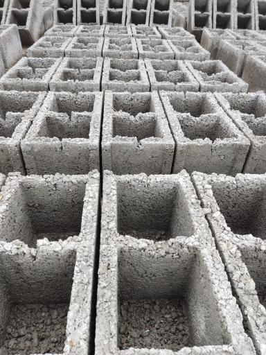 عکس کارگاه‌ بلوک زنی‌خاوریان