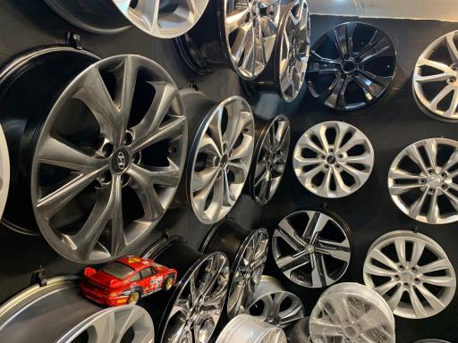 عکس فروشگاه رینگ و لاستیک لوکس تایر