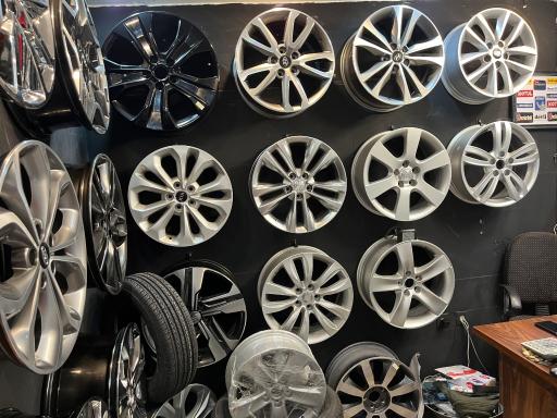 عکس فروشگاه رینگ و لاستیک لوکس تایر