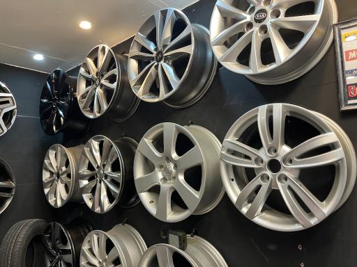 عکس فروشگاه رینگ و لاستیک لوکس تایر