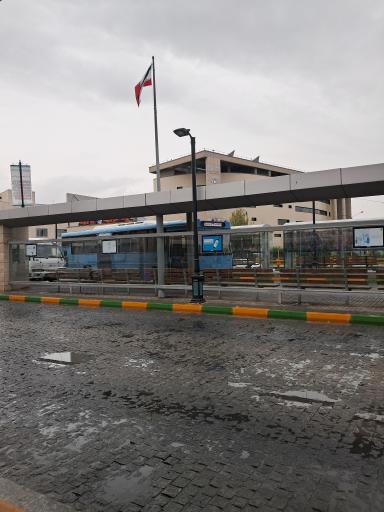عکس ایستگاه اتوبوس میدان شهدا