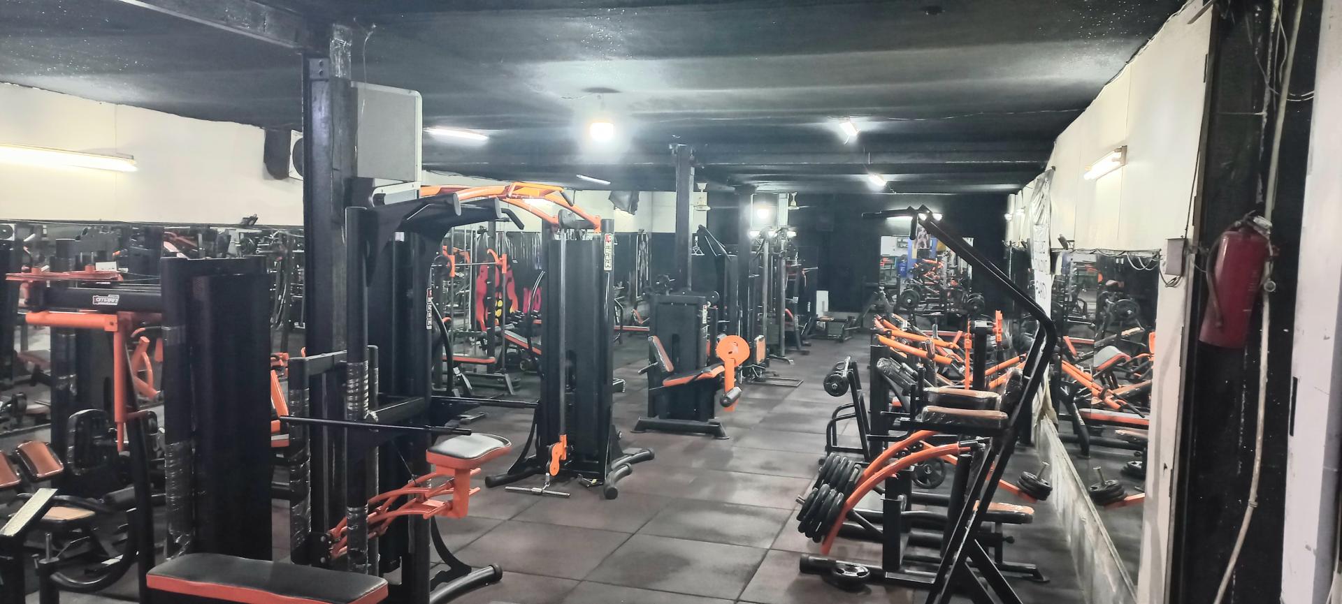 عکس باشگاه بدنسازی امیر