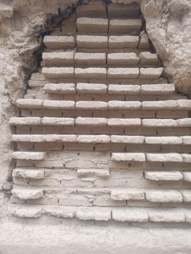 عکس دیوار تاریخی توس طابران