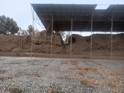 عکس دیوار تاریخی توس طابران