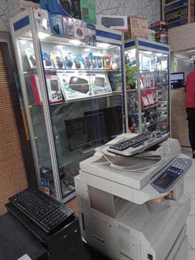 عکس خدمات کامپیوتری 2000