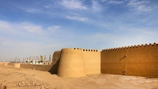 عکس دیوار تاریخی توس طابران