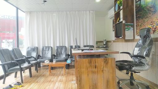 عکس مشاور املاک تالشلند