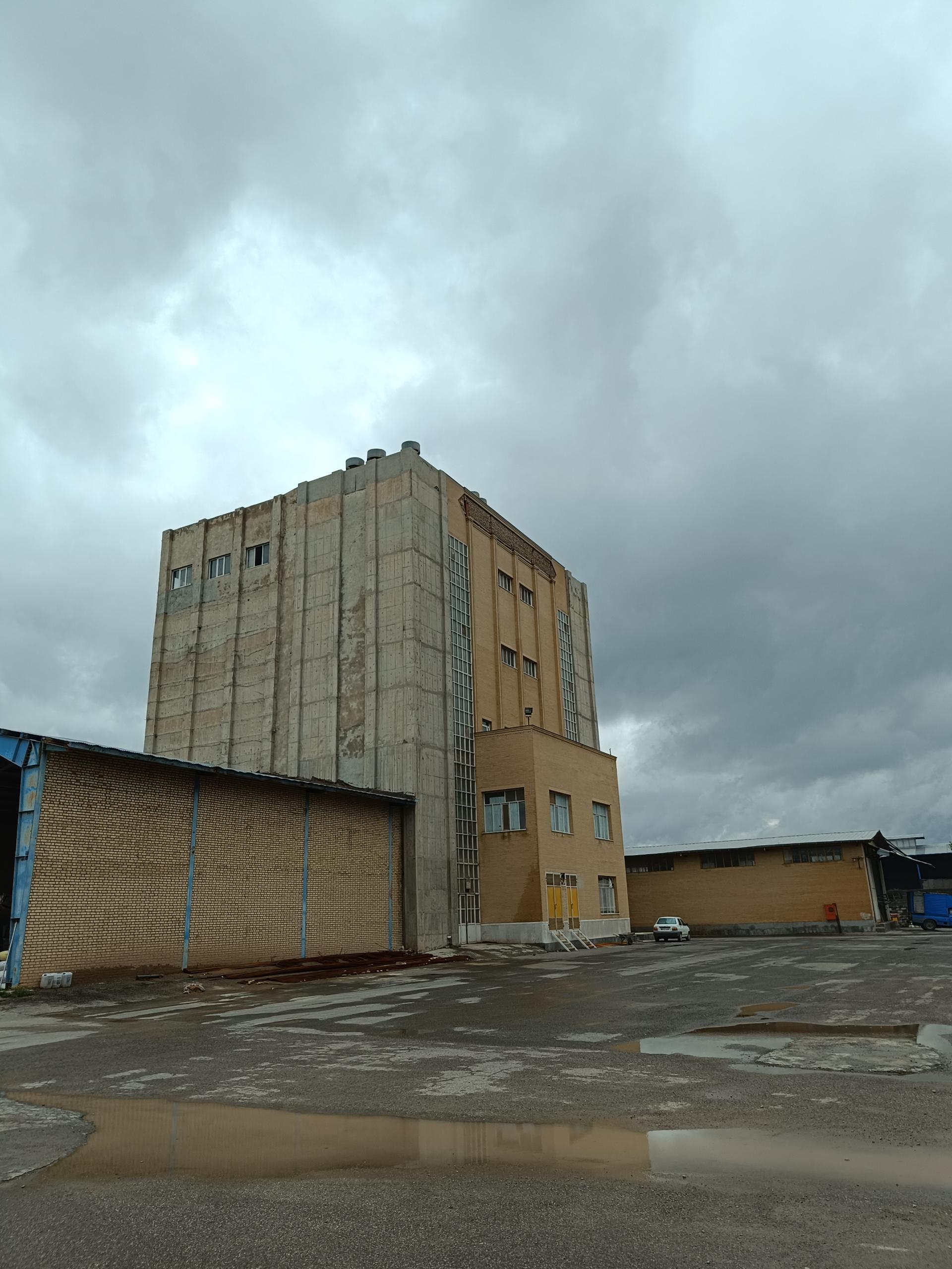 عکس کارخانه صنایع آرد وثاق