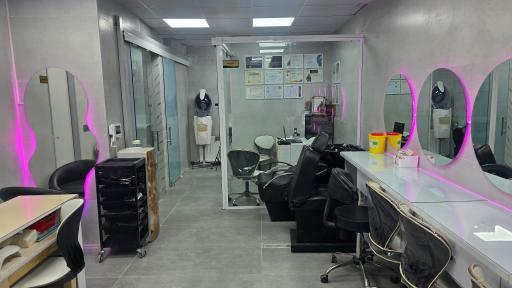 عکس سالن زیبایی و آموزشگاه فائزه خسروی