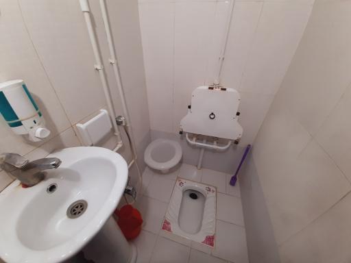 عکس اقامتگاه عباس کاظمی