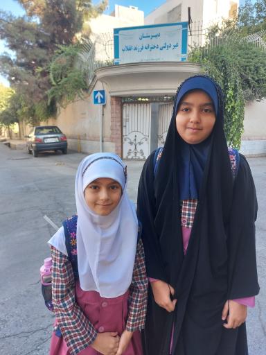 عکس دبیرستان دخترانه فرزند انقلاب
