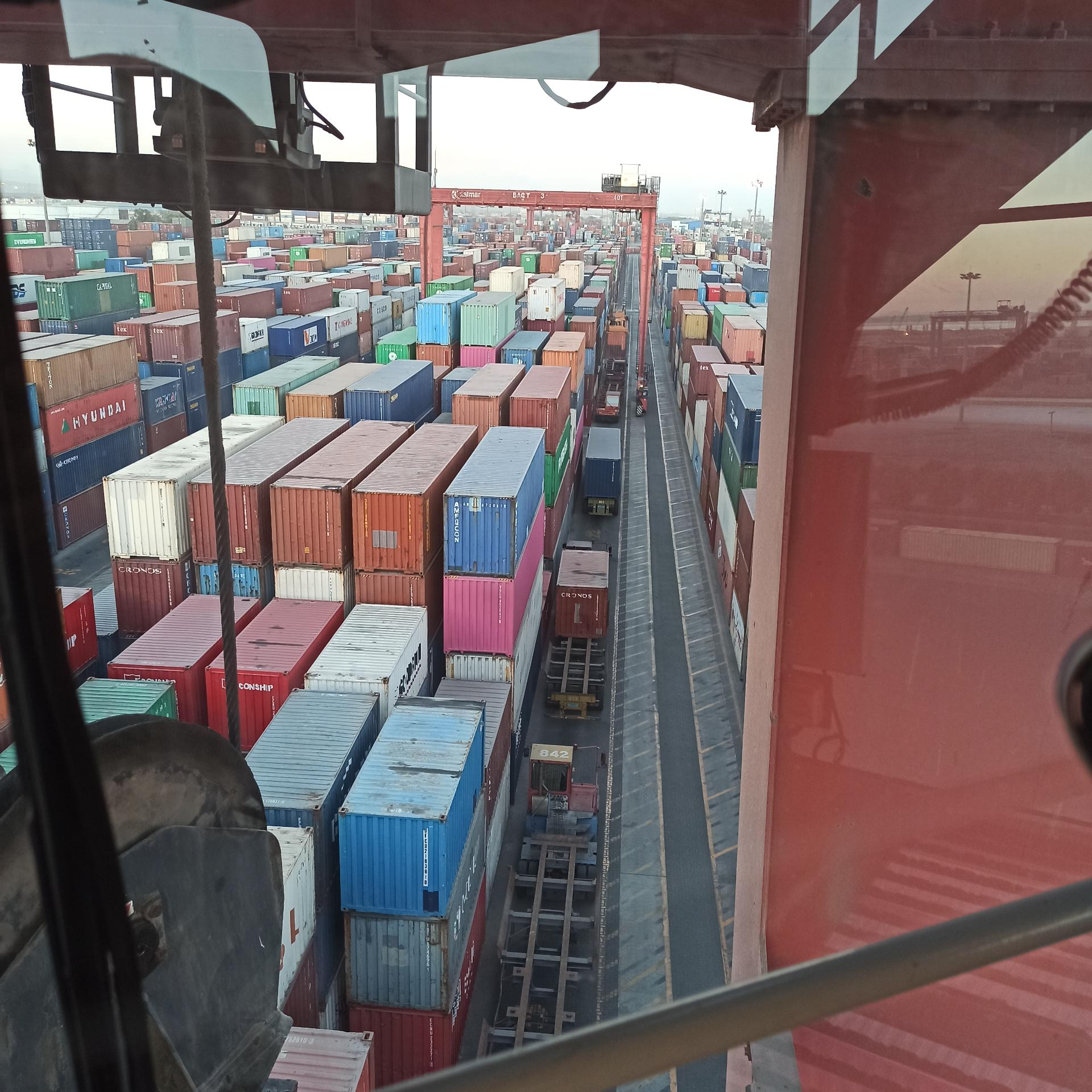 عکس پایانه کانتینری بندرعباس آریا