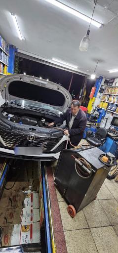 عکس تعویض روغنی و گیربکس اتومات بهشرق