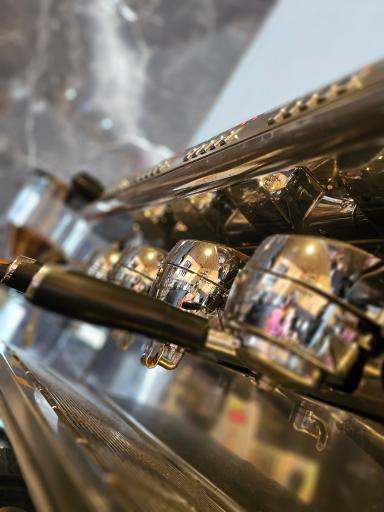 عکس کافه زحل