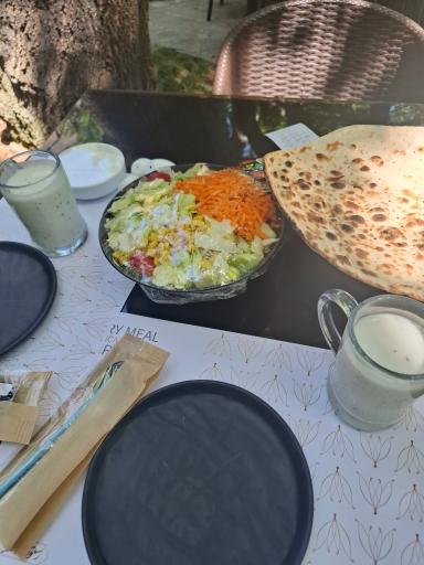 عکس رستوران لاله کهن