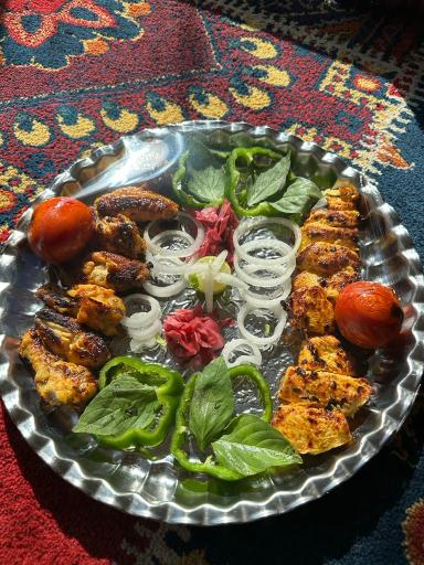 عکس باغ رستوران لمکده داداشیا