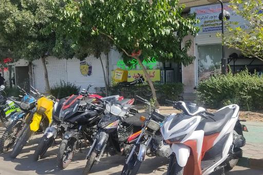 عکس تعمیرگاه موتورسیکلت کوهستان