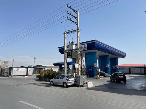 عکس پمپ بنزین میلاد