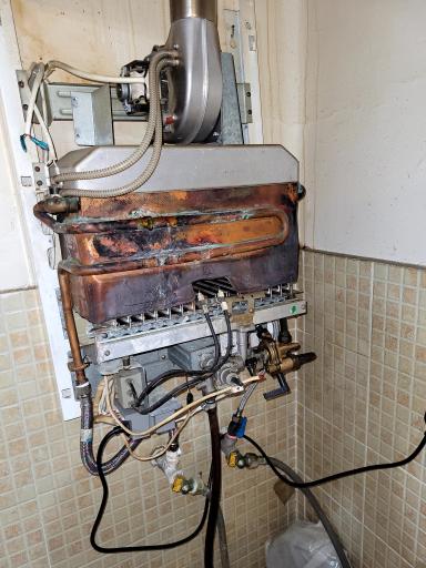 عکس سرویس و تعمیر پکیج عنابستانی