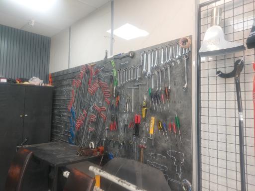 مجموعه خدمات خودرویی اسپرت لوکس