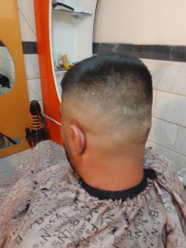 عکس پیرایش سامان