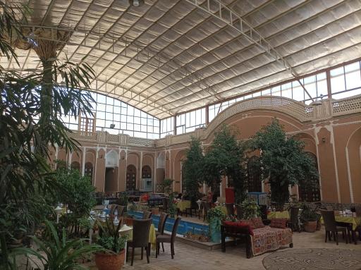 عکس هتل سنتی ادیب الممالک یزد