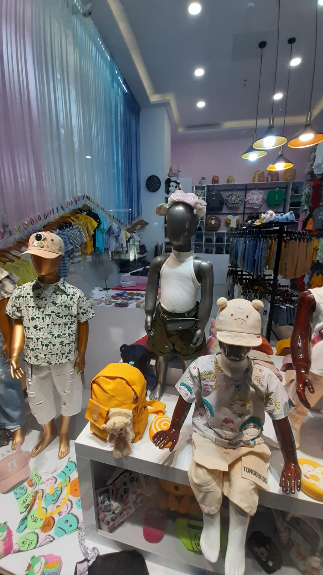 عکس بی بی بن بست  پوشاک کودکان