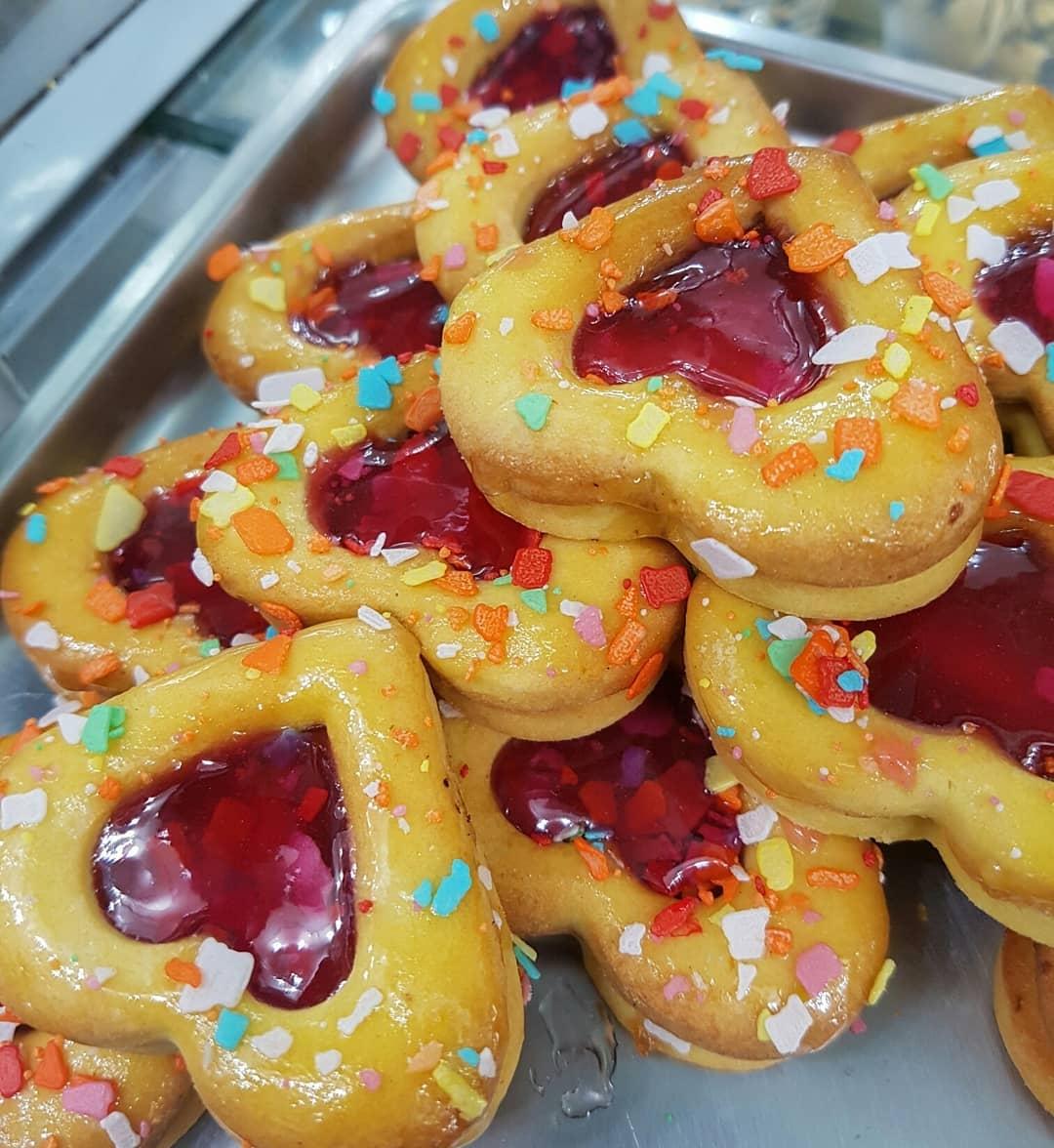 عکس شیرینی فروشی آیدین 