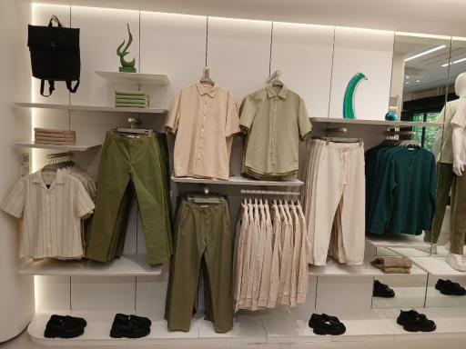 جین وست شریعتی