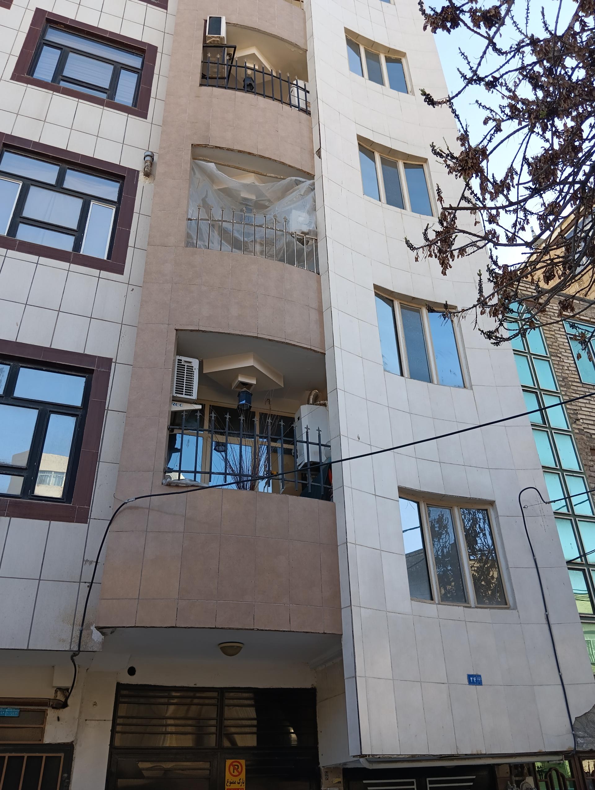 عکس ساختمان ایراندوست 