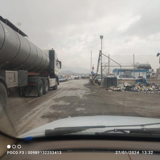 عکس پارکینگ ماشین سنگین شبانه روزی صاحب الزمان