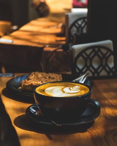 عکس کافه آوریل