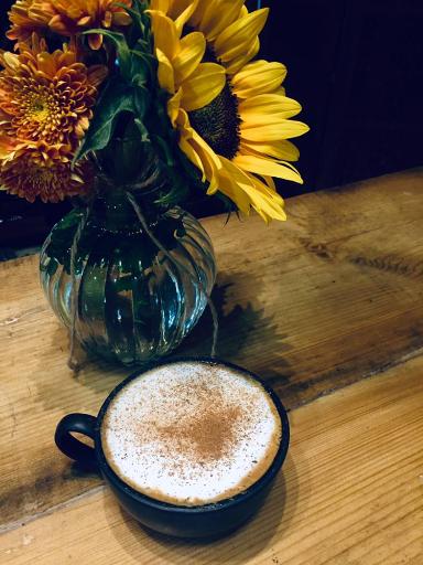 عکس کافه آوریل