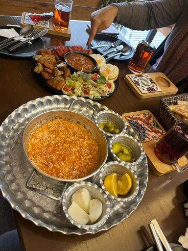 عکس کافه آوریل