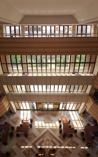 عکس دانشکده مهندسی کامپیوتر