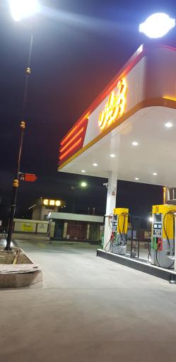 عکس جایگاه بنزین یاس