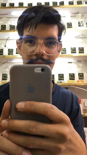 عطر و ادکلن هنرمند