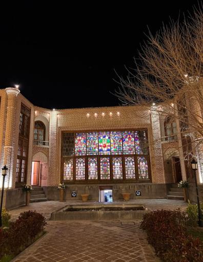 عکس هتل و رستوران تاریخی خانه صادقی