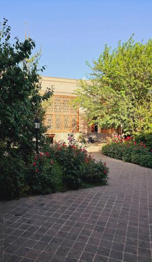 عکس هتل و رستوران تاریخی خانه صادقی