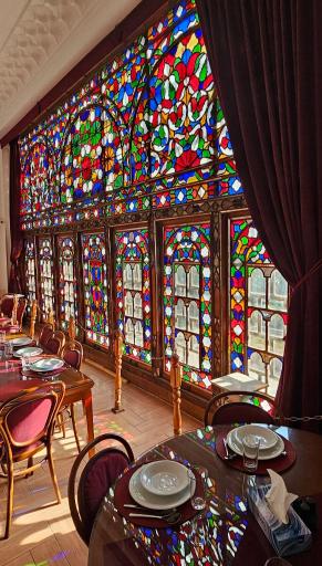 عکس هتل و رستوران تاریخی خانه صادقی