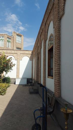 عکس هتل و رستوران تاریخی خانه صادقی