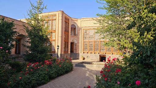 عکس هتل و رستوران تاریخی خانه صادقی