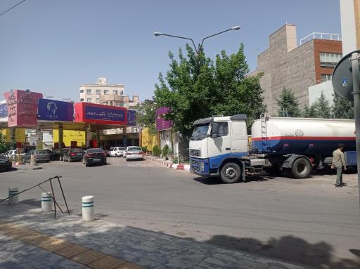 عکس پمپ بنزین دانشجو