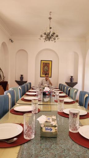 هتل و رستوران تاریخی خانه صادقی