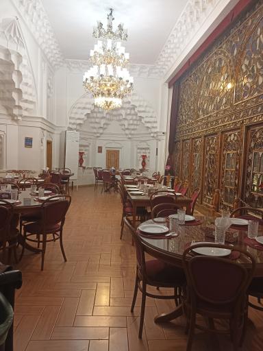 عکس هتل و رستوران تاریخی خانه صادقی