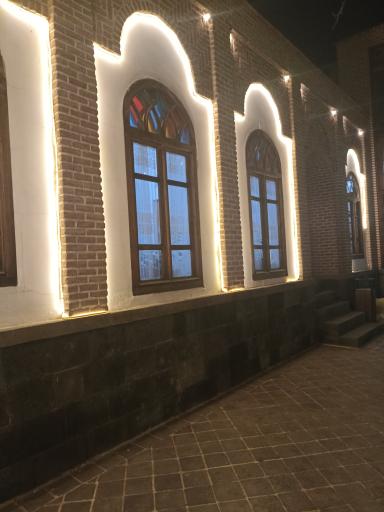 عکس هتل و رستوران تاریخی خانه صادقی