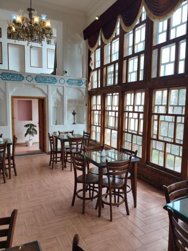 عکس هتل و رستوران تاریخی خانه صادقی