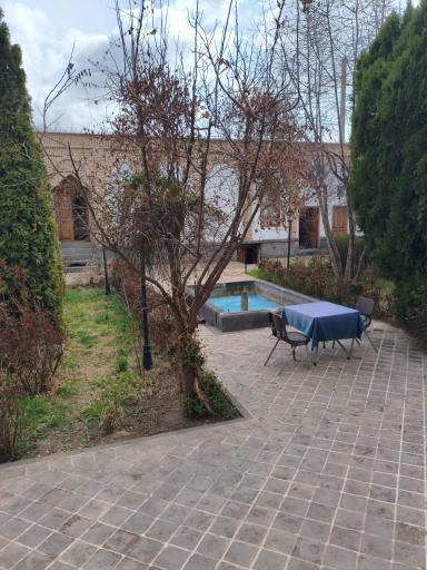 عکس هتل و رستوران تاریخی خانه صادقی