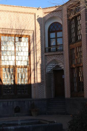 عکس هتل و رستوران تاریخی خانه صادقی