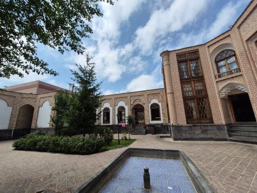 عکس هتل و رستوران تاریخی خانه صادقی